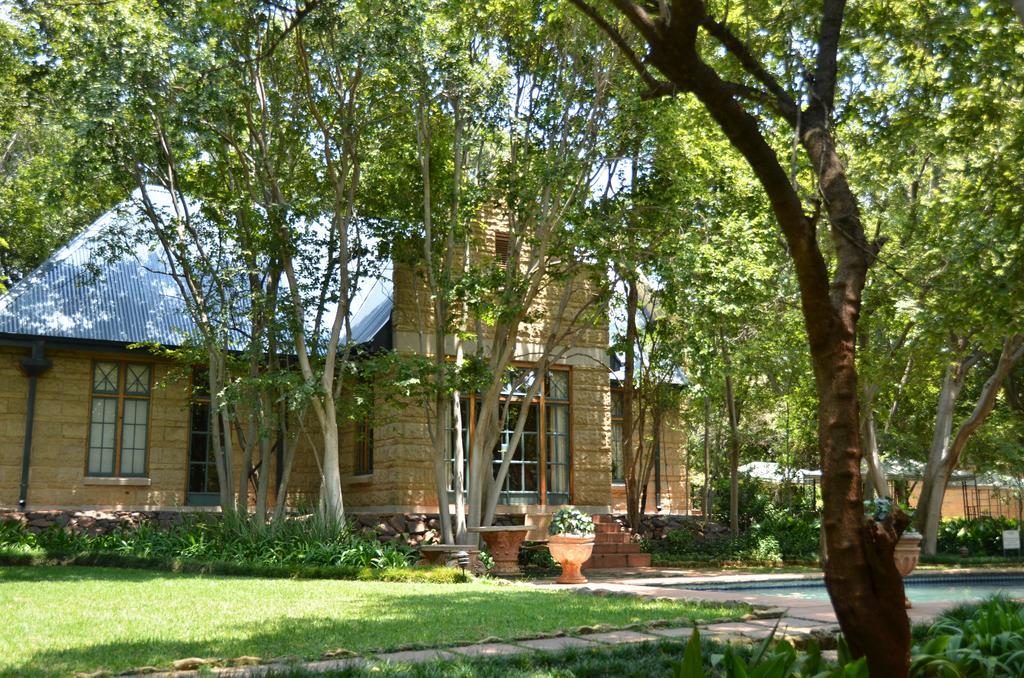 De Hoek Country Hotel Magaliesburg Exteriör bild