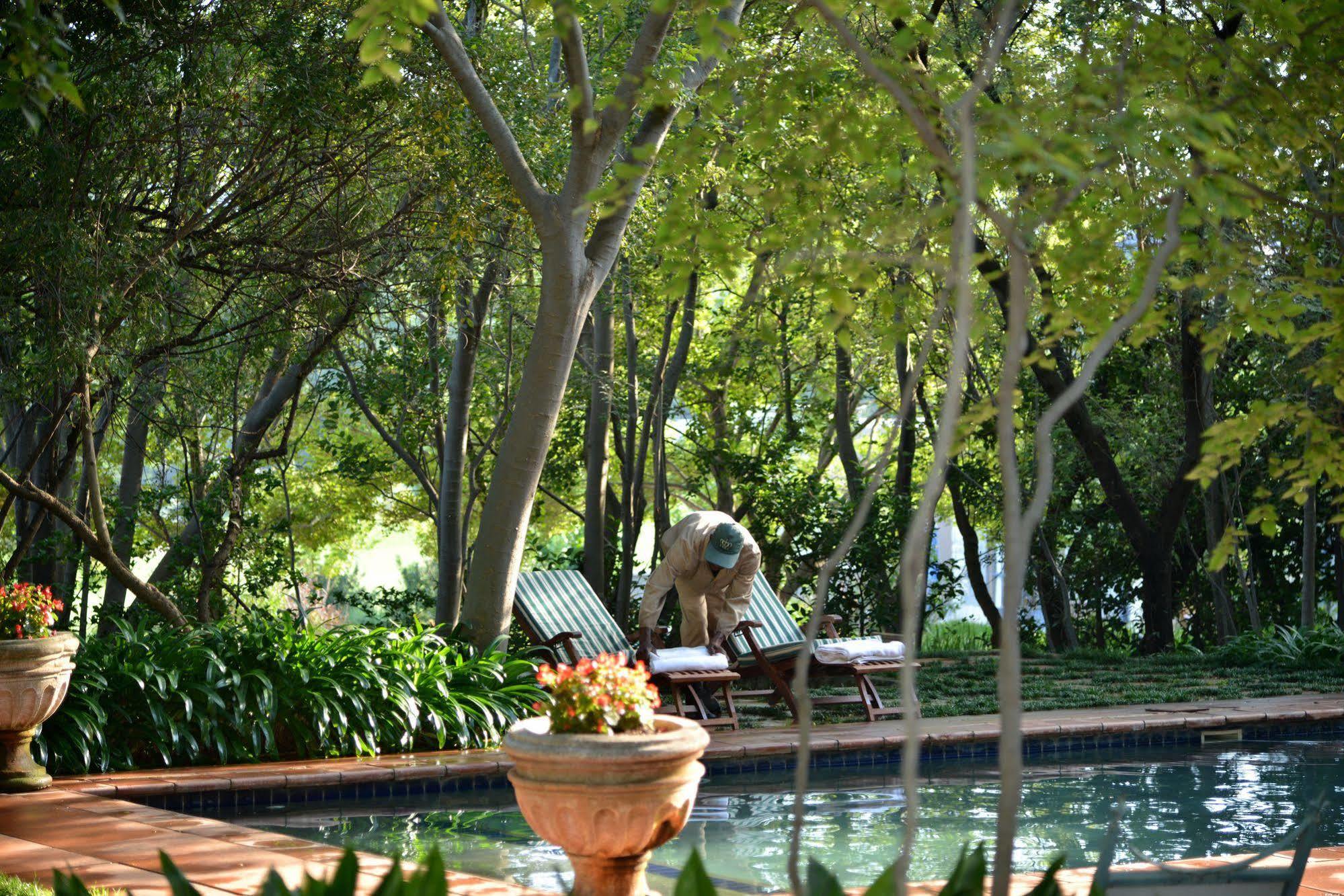 De Hoek Country Hotel Magaliesburg Exteriör bild
